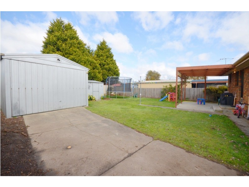 12 Lawrence Street, Sebastopol VIC 3356