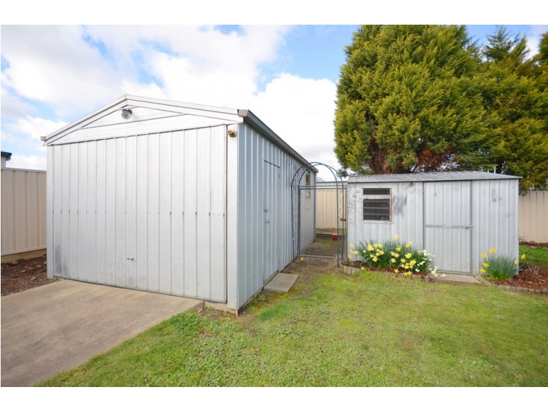 12 Lawrence Street, Sebastopol VIC 3356