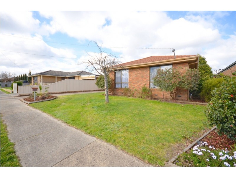 12 Lawrence Street, Sebastopol VIC 3356