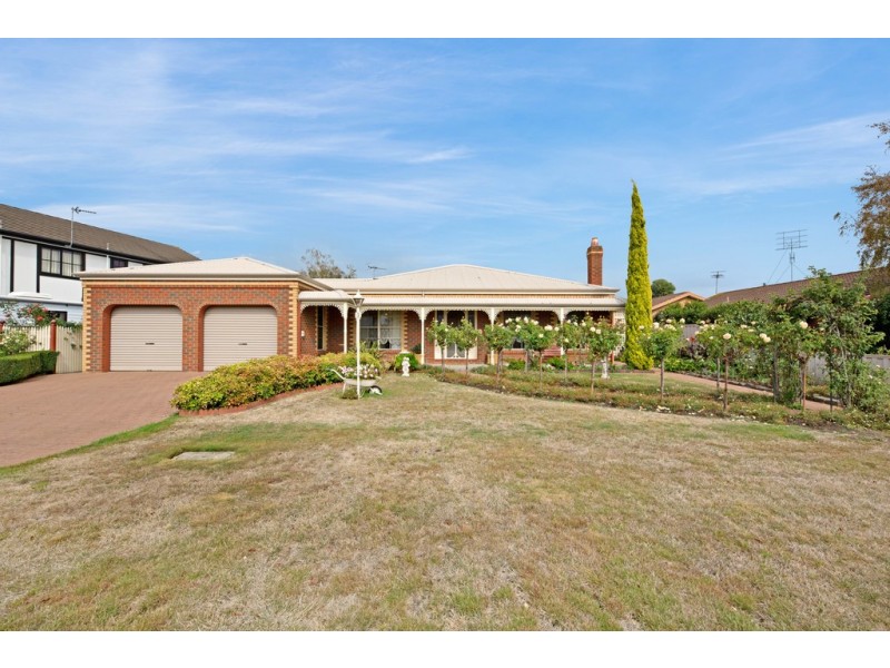 3 Bogart Drive, Wendouree VIC 3355