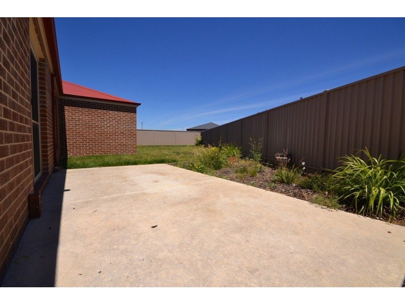 28 Josephine Way, Sebastopol VIC 3356