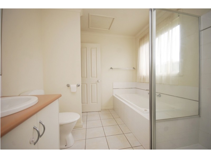 20 Domain Gardens, Sebastopol VIC 3356