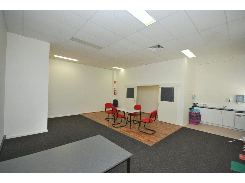 1/9 St Cedars Grove, Lake Gardens VIC 3355