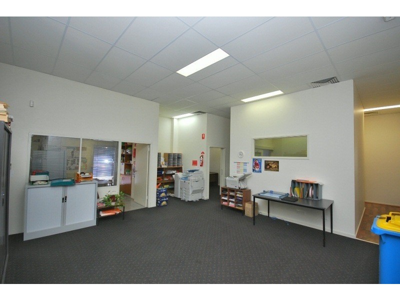 1/9 St Cedars Grove, Lake Gardens VIC 3355