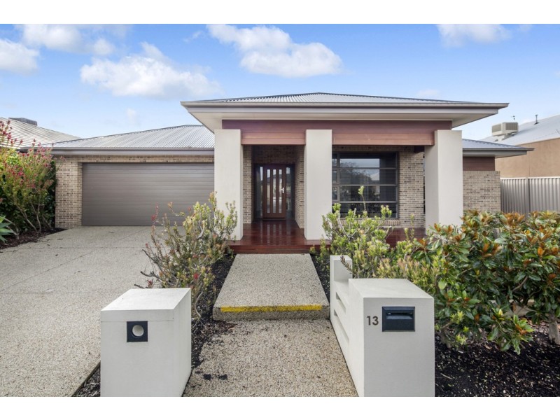 13 Chase Boulevard, Alfredton VIC 3350