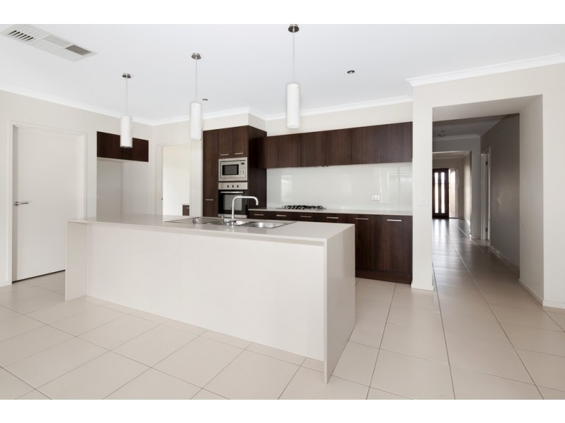 13 Chase Boulevard, Alfredton VIC 3350