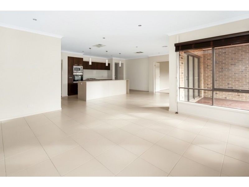 13 Chase Boulevard, Alfredton VIC 3350