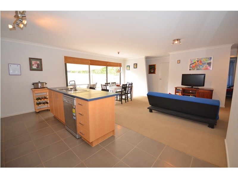 18 Jess Way, Sebastopol VIC 3356