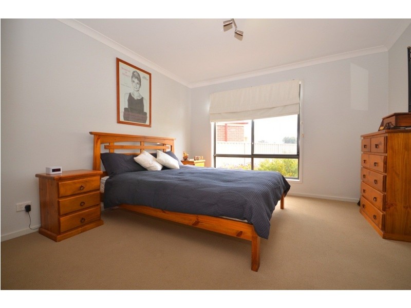 18 Jess Way, Sebastopol VIC 3356