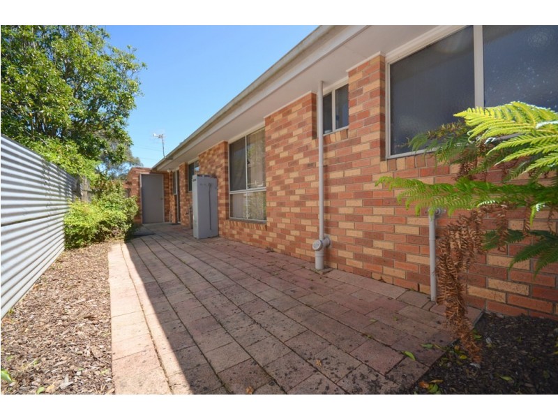 2/17 Yarrowee Street, Sebastopol VIC 3356