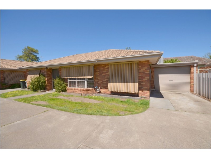 2/17 Yarrowee Street, Sebastopol VIC 3356