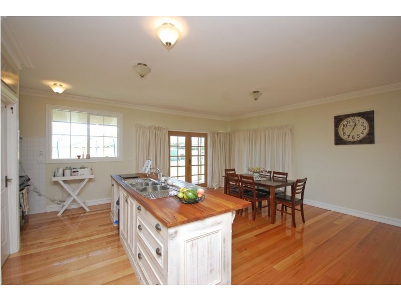 3 Brougham Street, Gordon VIC 3345