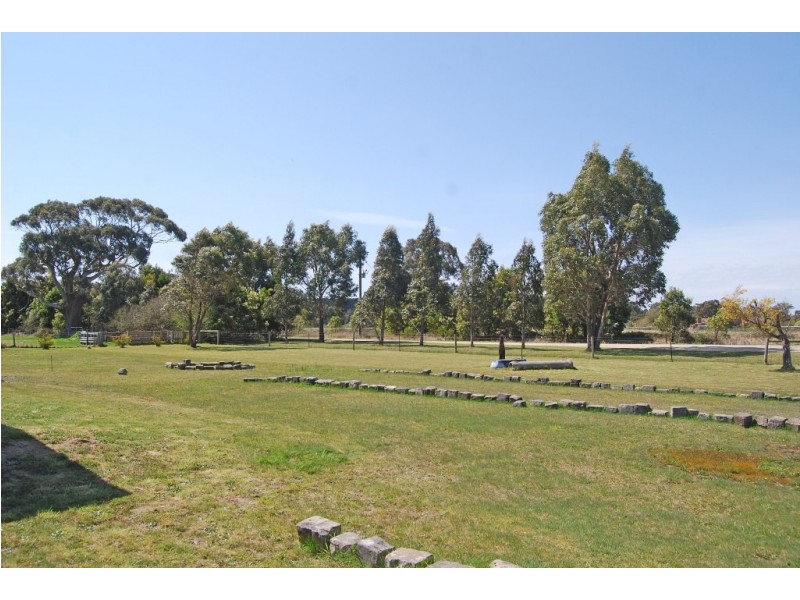 3 Brougham Street, Gordon VIC 3345