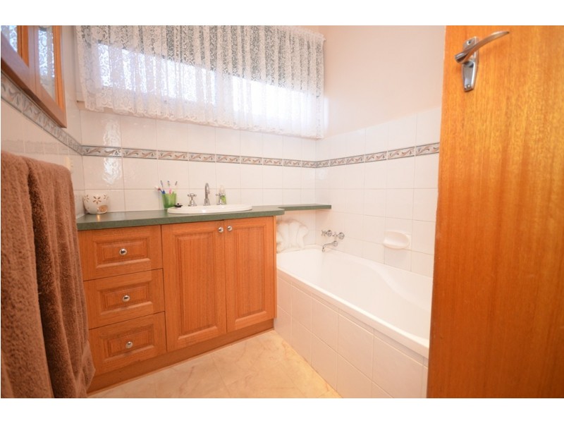 9 Gordonia Court, Ballarat North VIC 3350