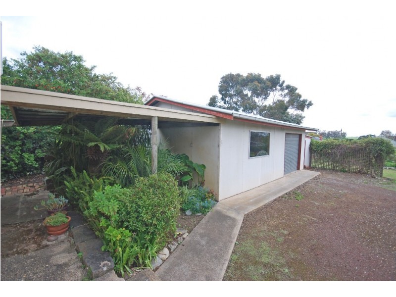 68 High Street, Lismore VIC 3324