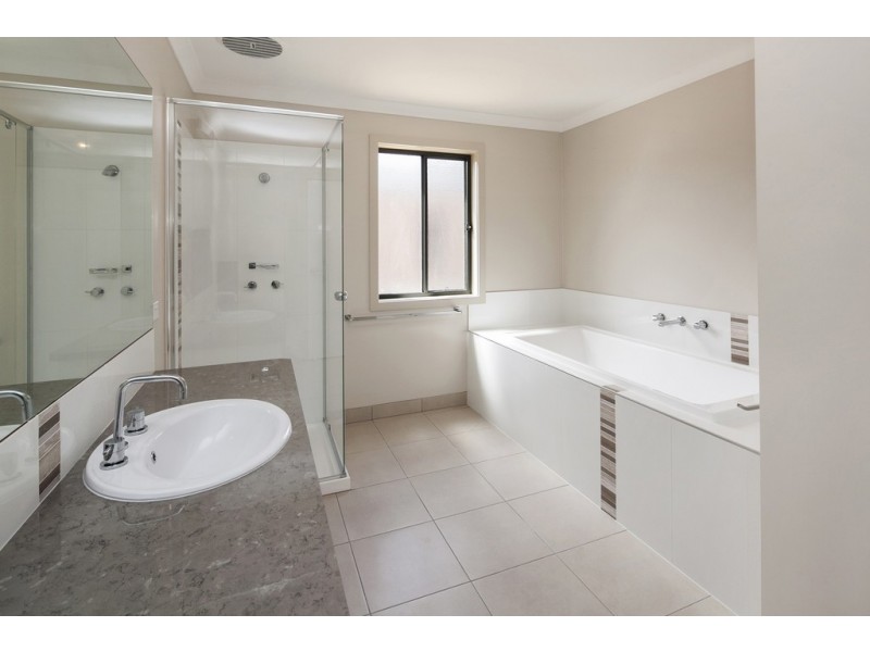 33 Horwood Drive, Canadian VIC 3350