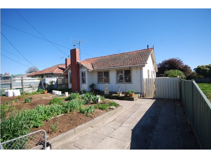 21 Boronia Grove, Wendouree VIC 3355