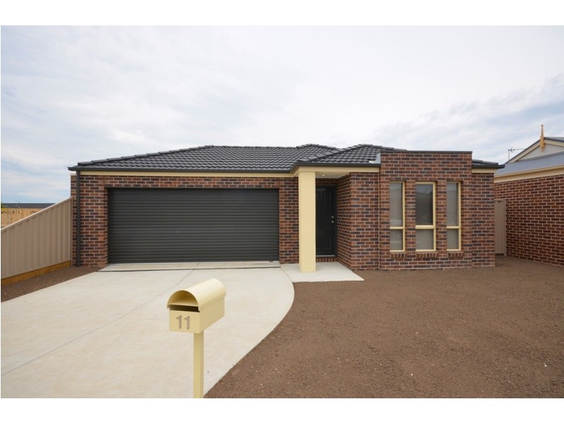 11 Deakes Court, Sebastopol VIC 3356