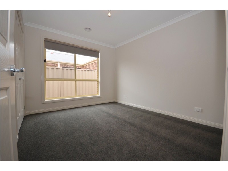 11 Deakes Court, Sebastopol VIC 3356