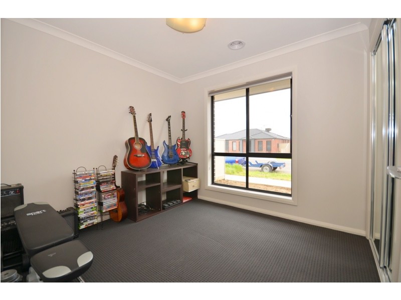 12 Ascot Gardens Drive, Delacombe VIC 3356