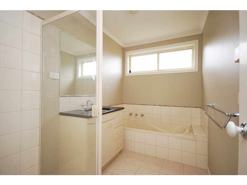 3 Oakbank Drive, Mount Helen VIC 3350