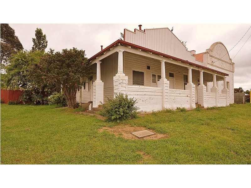 69 Main Street, Gordon VIC 3345