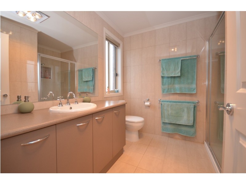 11 Horwood Drive, Canadian VIC 3350