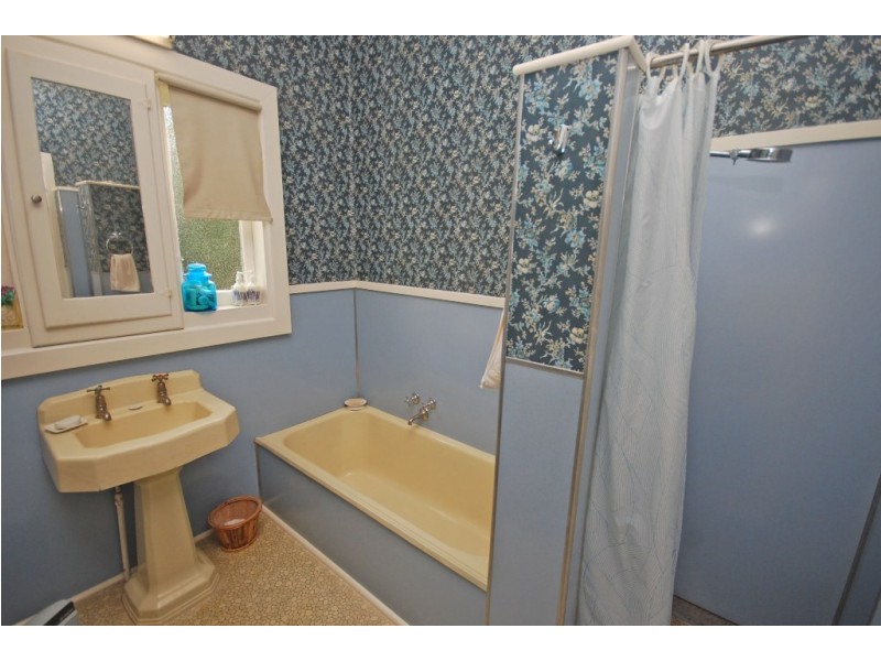 68 High St, Lismore VIC 3324