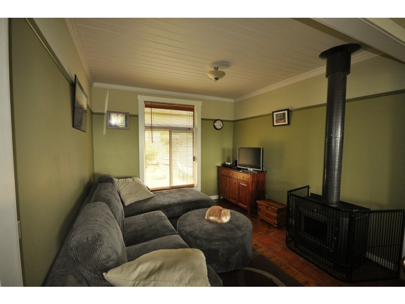 24 Carney St, Mount Egerton VIC 3352