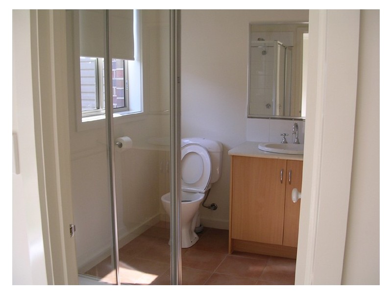 102 Stirling Drive, Lake Gardens VIC 3355