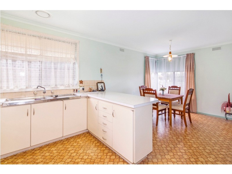 11 Lewis Court, Sebastopol VIC 3356