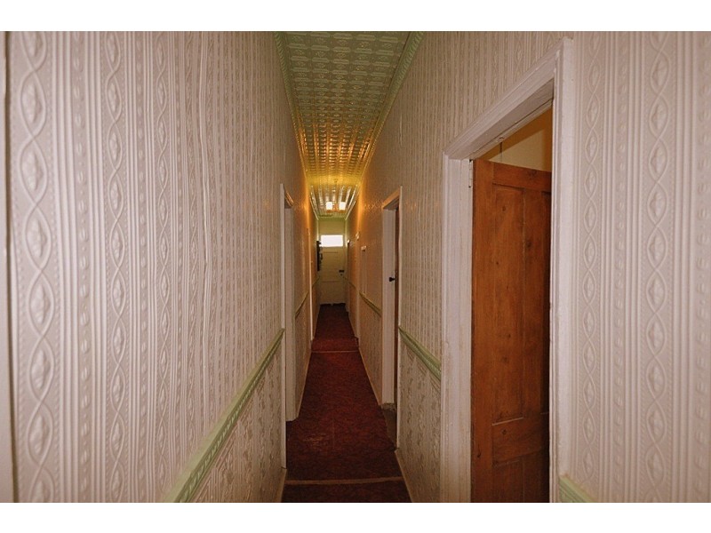 69 Main St, Gordon VIC 3345