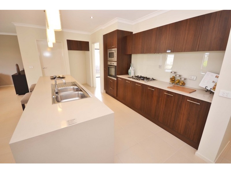 13 Chase Boulevard, Alfredton VIC 3350