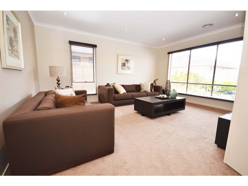 13 Chase Boulevard, Alfredton VIC 3350