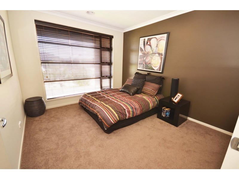 13 Chase Boulevard, Alfredton VIC 3350