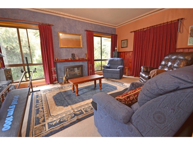 102 Daylesford Rd, Brown Hill VIC 3350