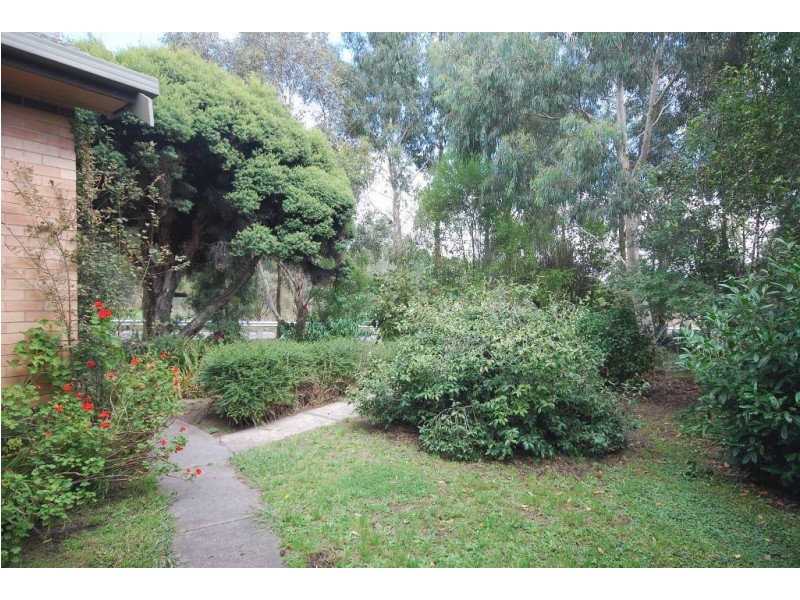 102 Daylesford Rd, Brown Hill VIC 3350