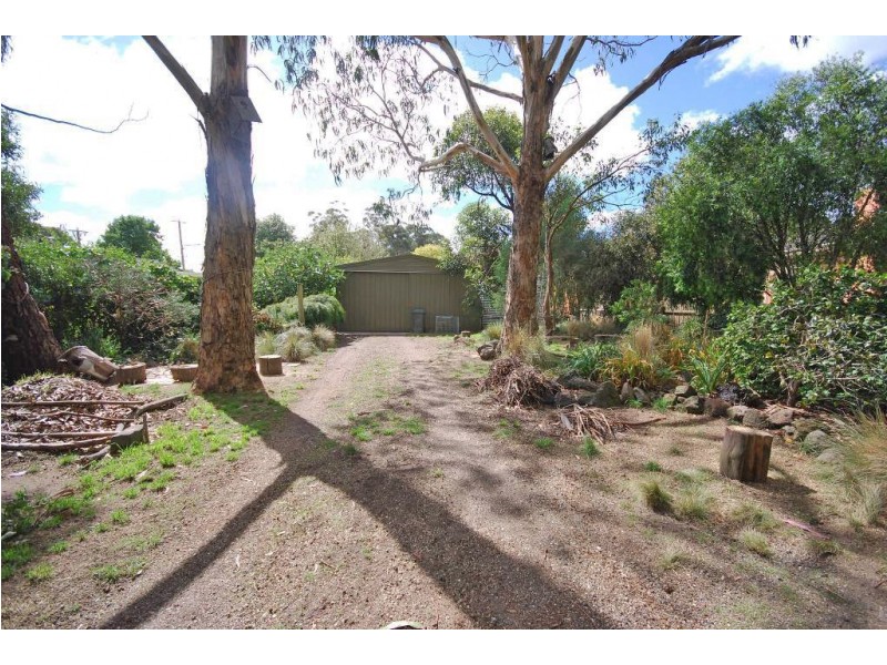 102 Daylesford Rd, Brown Hill VIC 3350