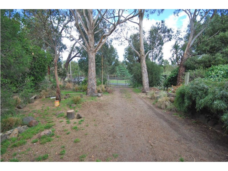 102 Daylesford Rd, Brown Hill VIC 3350