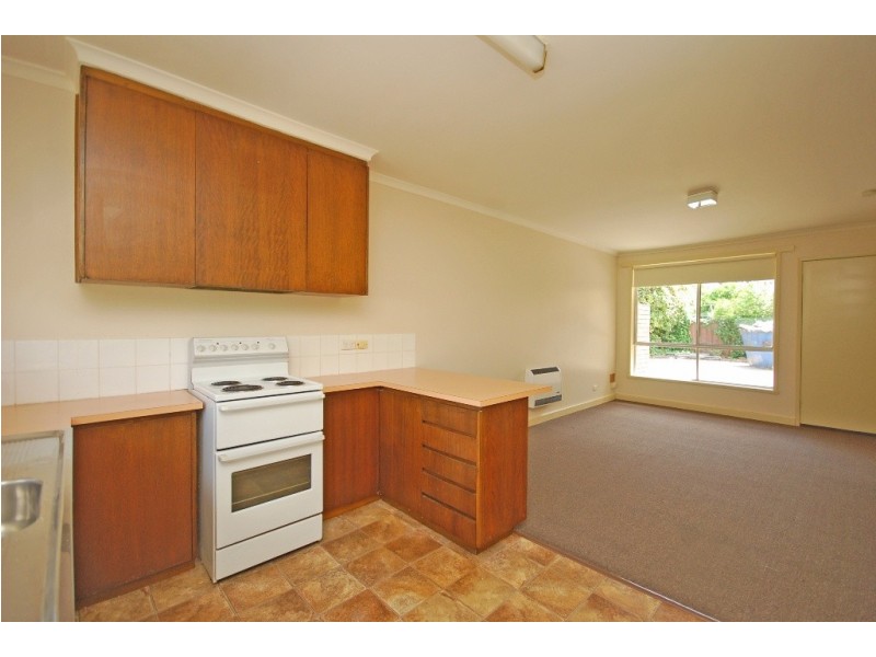 1-6/613 Ascot Street South, Redan VIC 3350