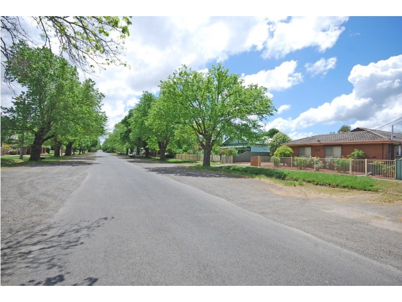 1-6/613 Ascot Street South, Redan VIC 3350