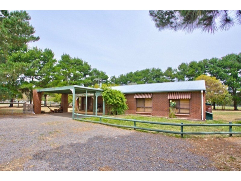 120 Exchequer Rd, Cape Clear VIC 3351