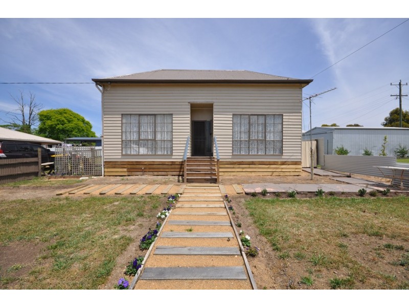 17 Gray Street, Lismore VIC 3324