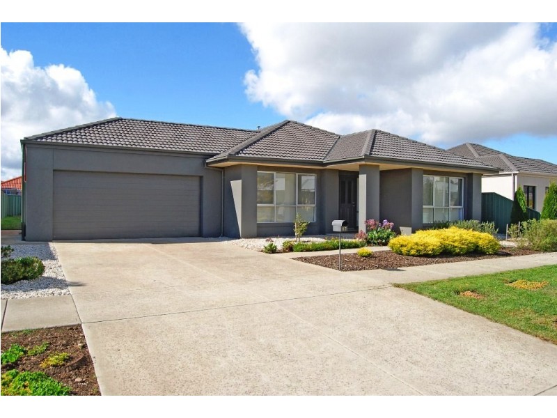 67 Faversham Avenue, Lake Gardens VIC 3355