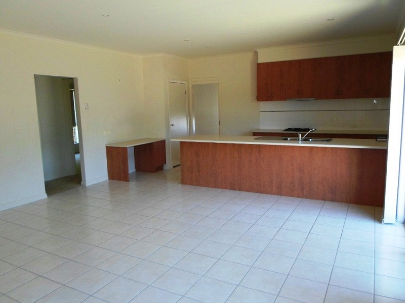 67 Faversham Avenue, Lake Gardens VIC 3355