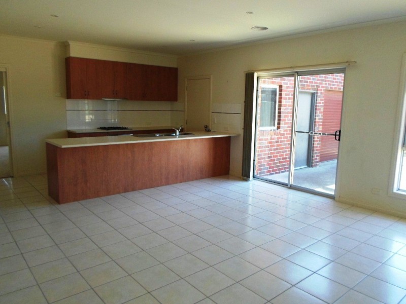 67 Faversham Avenue, Lake Gardens VIC 3355