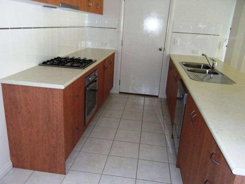 67 Faversham Avenue, Lake Gardens VIC 3355