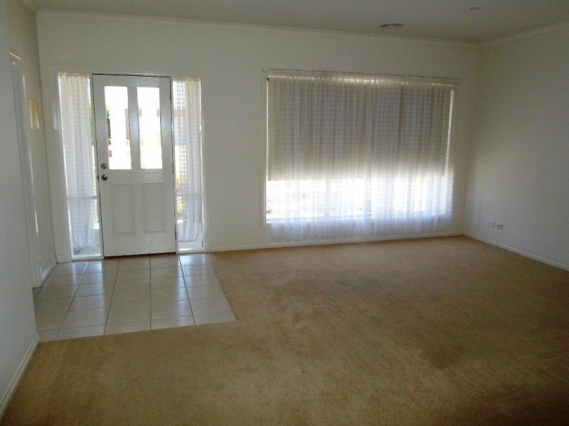 67 Faversham Avenue, Lake Gardens VIC 3355