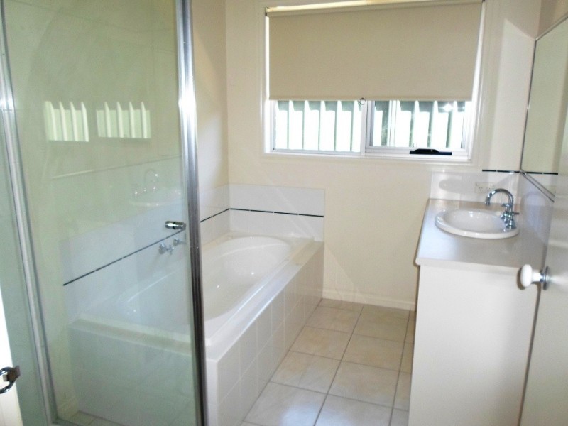 67 Faversham Avenue, Lake Gardens VIC 3355