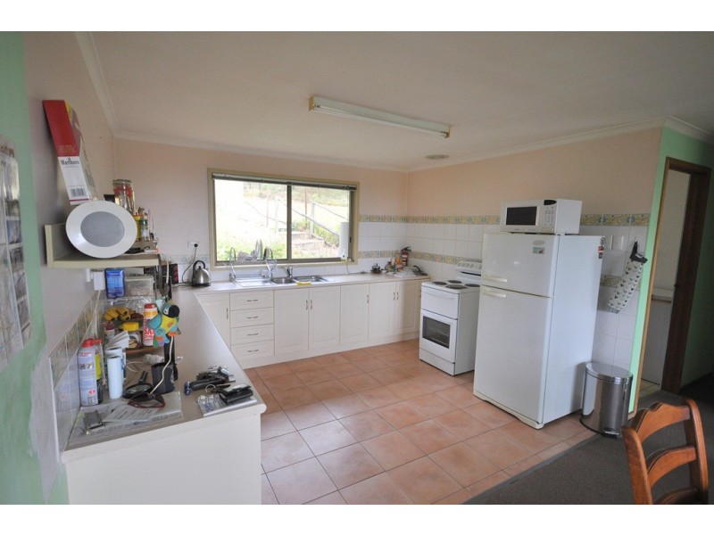 832 Staffordshire Reef Road, Berringa VIC 3351